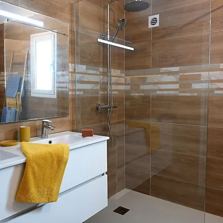Stella Marina - Maison Climatisee Avec Piscine Et Acces Direct A La * Borgo (Corsica)