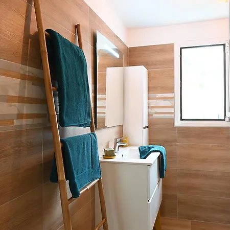 Stella Marina - Maison Climatisee Avec Piscine Et Acces Direct A La Holiday home Borgo (Corsica)